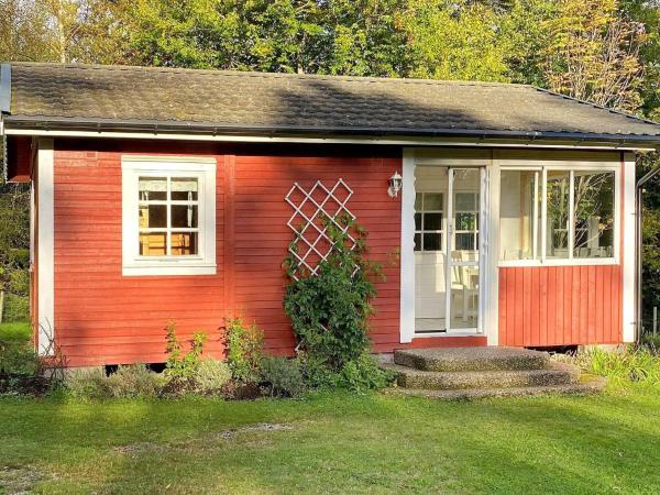 Auf dem Foto ist das Objekt 4 person holiday home in TORUP in der Stadt Löjenäs zu sehen.