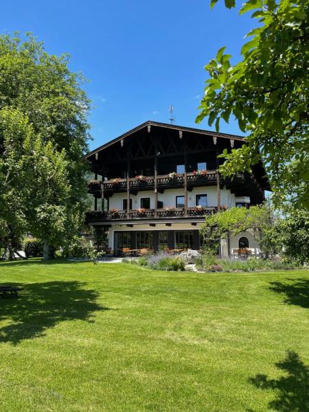 A la foto es mostra l'objecte Alpenhof Landhotel Restaurant situat a la ciutat de Auerbach.
