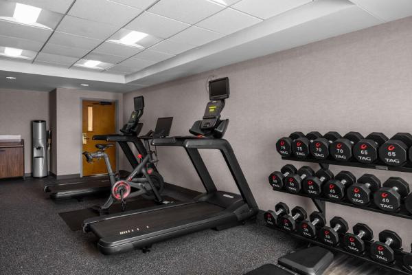 Foto 9: Hampton Inn & Suites State College at Williamsburg Square