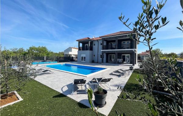 En la foto se muestra el objeto Villa Ela Zadar ubicado en la ciudad de Opačići.