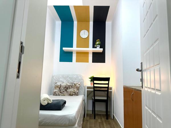 A la foto es mostra l'objecte Charming Partition Room in Barsha Heights Near ICM situat a la ciutat de Dubai.