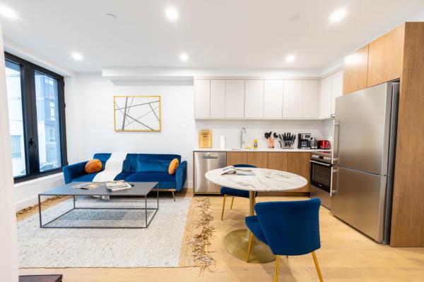 På billedet ses objektet 149BK-202 NEW Condo 1BR IN PRIME GREENPOINT BK beliggende i byen Brooklyn.