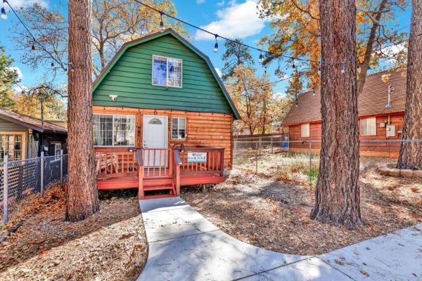 Apres Chalet Retreat~ Hot Tub~ Relax Away Cottage~ - シュガーローフ, CA