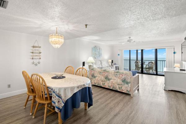 Foto 9: Reflections on the Gulf #503 Beachfront Condo with Pool and Hot Tub