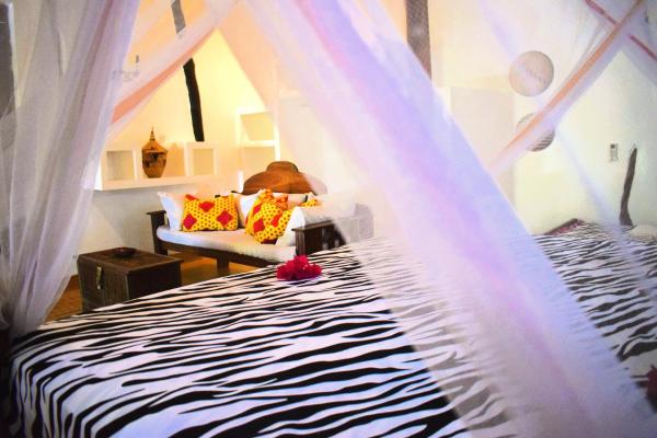 The photo shows the Zanzibar Dream Lodge located in the city of Kiganga.