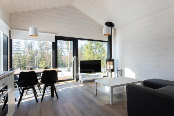 På billedet ses objektet Himoskuutio 6 inc outdoor jacuzzi beliggende i byen Jämsä.