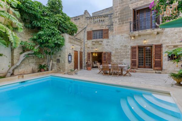 Auf dem Foto ist das Objekt Charming 4BR House of Character with private pool By 360 Estates in der Stadt Iklin zu sehen.