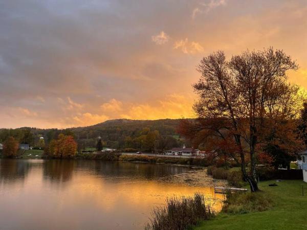 Na fotografii je vidět objekt Lake View Retreat nacházející se ve městě Cambridge.