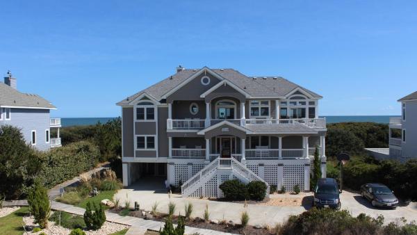 The photo shows the OCEANFRONT, Ocean Views, ELEV, Pool, Pool Table, Priv Beach Access, PI187, Right On The Beach located in the city of Sanderling.