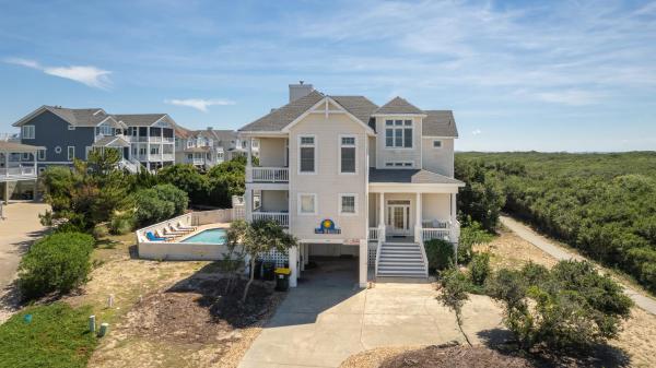 A la foto es mostra l'objecte Semi-Oceanfront, Close to Beach, Private Pool, Poolside Bar, Theatr Rm- PI226, Sea Bright situat a la ciutat de Sanderling.