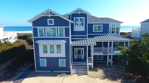 Kuvassa näkyy kohde OCEANFRONT, 11 BRs, Pool, ELEV, Pool table, Theater Rm, Close to Beach Access, PI21, Family Tides, joka sijaitsee kaupungissa Corolla.