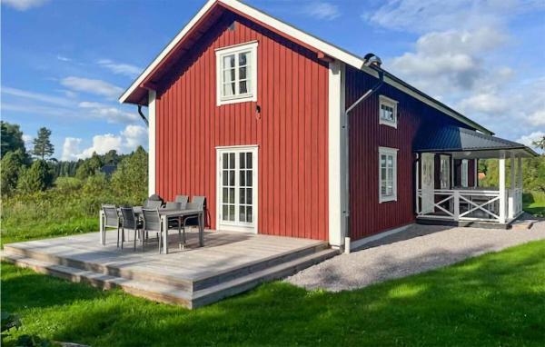 Nella foto è visibile l'oggetto Gorgeous Home In Gräsbo With Sauna situato nella città di Gräsbo.
