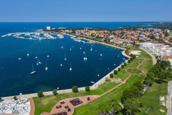 På billedet ses objektet Punta SB beliggende i byen Umag.
