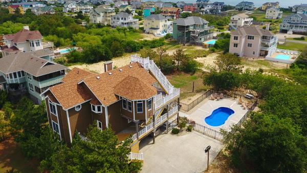 A la foto es mostra l'objecte Oceanside, Pool, Poolside Bar, Sun Decks, WC803, Believing is Sea-ing situat a la ciutat de Corolla.