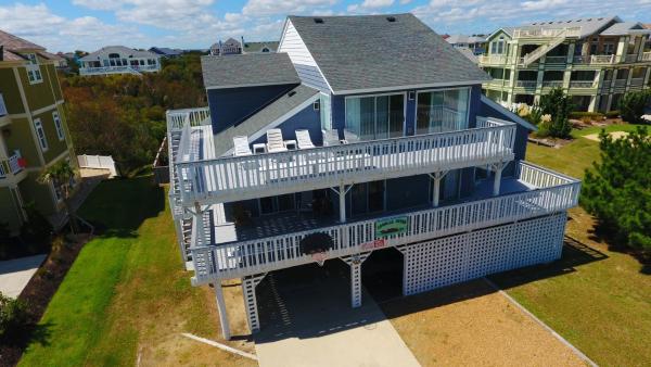 A la foto es mostra l'objecte Semi-Oceanfront, Private Pool, Rec Room, Hot Tub, WL930, Whisper of the Waves situat a la ciutat de Corolla.