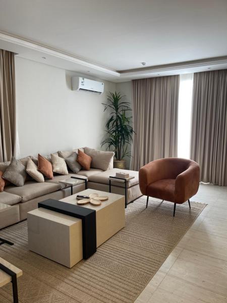 A la foto es mostra l'objecte A luxury three-bedroom apartment in the heart of Riyadh situat a la ciutat de Riad.