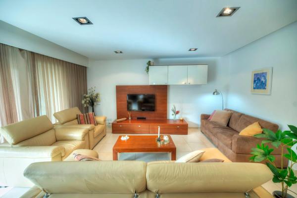 Fotografie 6: Spacious & inviting 3 bedroom flat, balcony WPAC1-1