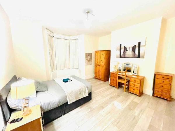 Op de foto is het object Spacious 2 Bedroom Apt Newcastle Upon Tyne te zien, gelegen in de stad Elswick.