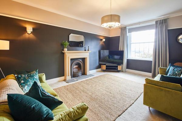 Photo 4 : Host & Stay - South View