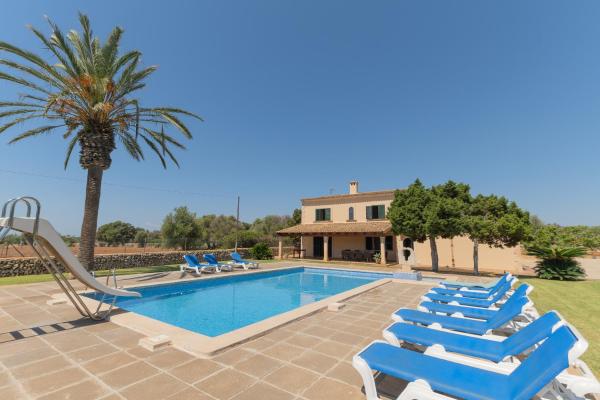 A la foto es mostra l'objecte Finca Sivina Sanau situat a la ciutat de Cala Ferrera.