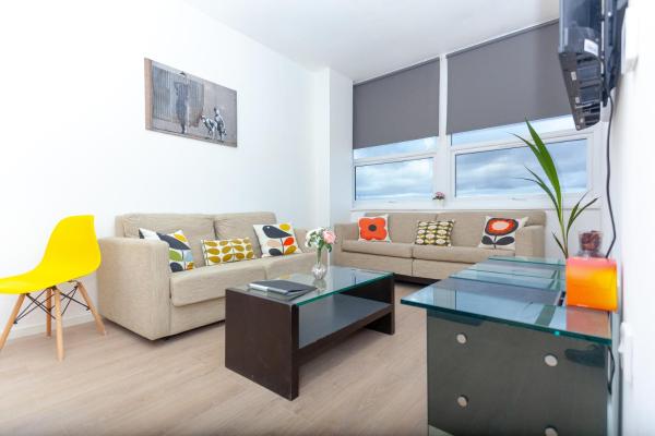 One Bedroom apartment Serviced apartment Smethwick flat 309, Birmingham