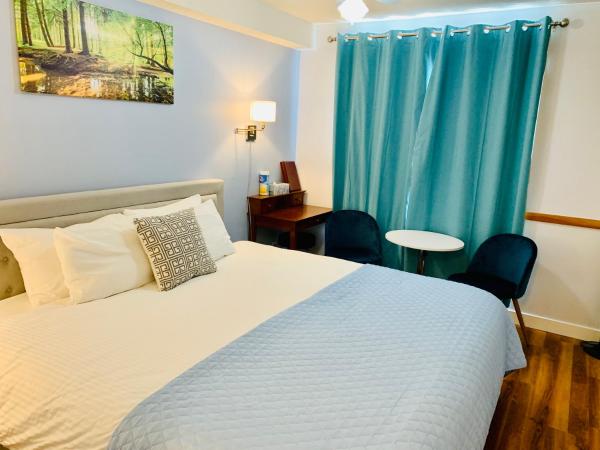 Na zdjęciu widoczny jest obiekt WindTower Resort - 1 Bed Hotel Room 166 położony w mieście Canmore.