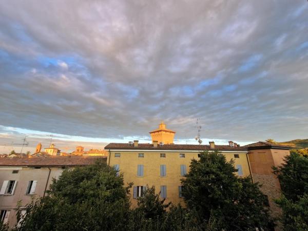 Auf dem Foto ist das Objekt Casa Rocca in der Stadt Arceto zu sehen.