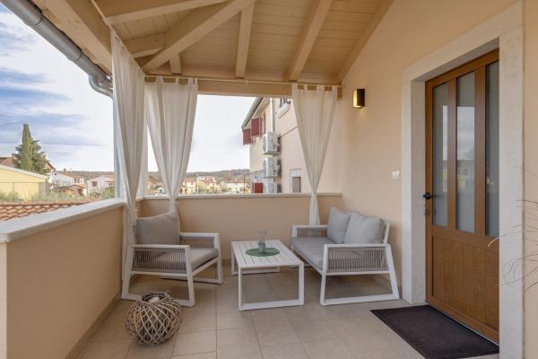På bildet vises objektet Apartment Dany with Balcony som ligger i byen Dračevac.