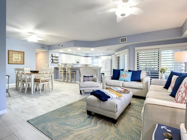 Oceanwalk Jr. Penthouse ~ Across From Pool Tennis Shuffleboard ~ Walk To Beach Ow7-207 - Edgewater, FL