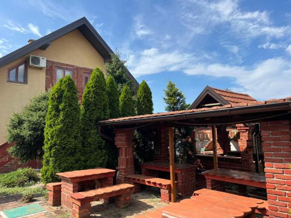 A la foto es mostra l'objecte Apartman Bogatić 2 situat a la ciutat de Bogatić.