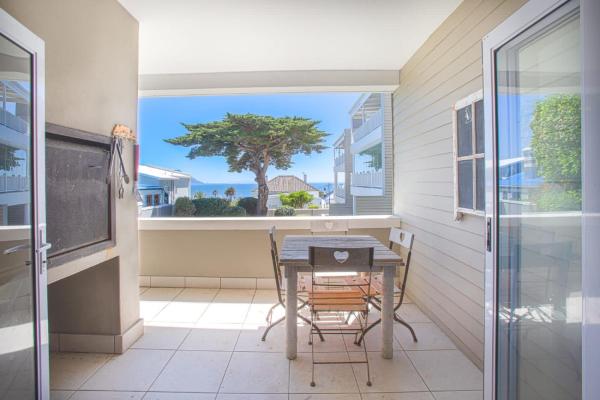 På billedet ses objektet Seaforth Terrace beliggende i byen Simonʼs Town.