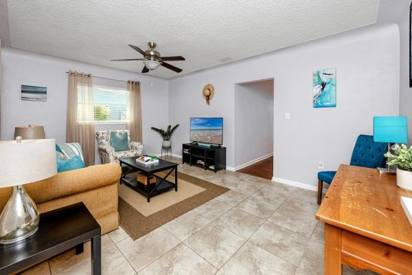 A la foto es mostra l'objecte Dog-Friendly Vacation Home. 5 Min to the Beach! situat a la ciutat de Bay Pines.