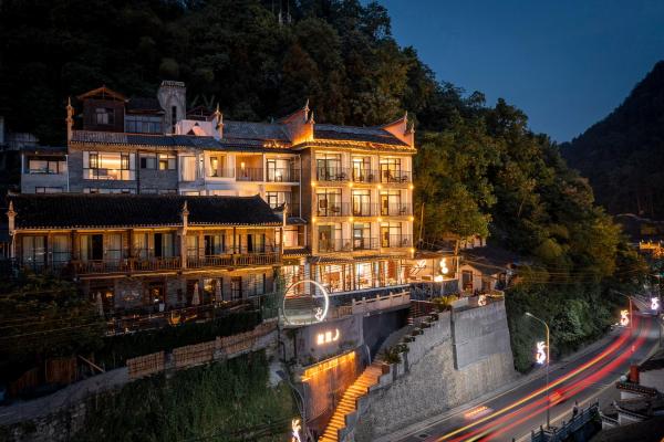 A la foto es mostra l'objecte Phoenix Best River View B&B situat a la ciutat de Mayang.