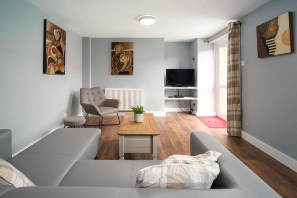 A la foto es mostra l'objecte Royd Cottage at Lower Aylescott situat a la ciutat de West Down.