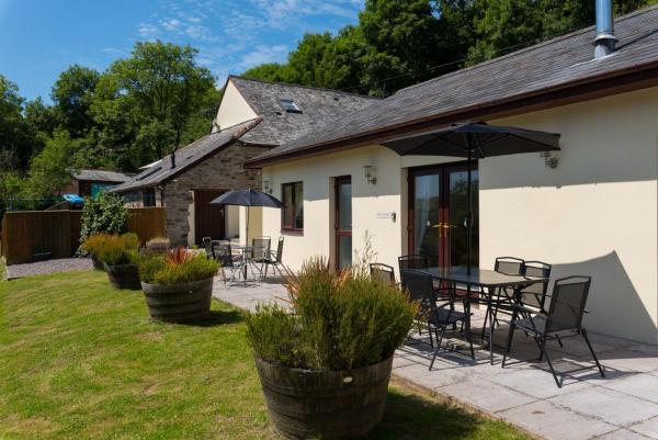 A la foto es mostra l'objecte Lake view Cottage at Lower Aylescott situat a la ciutat de West Down.