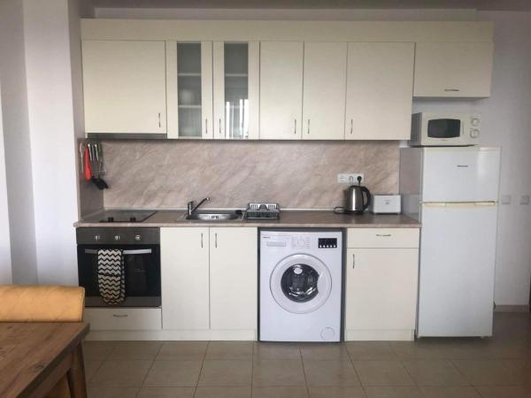 Spacious, 2 Bed Apt, Fort Orchid photo 7