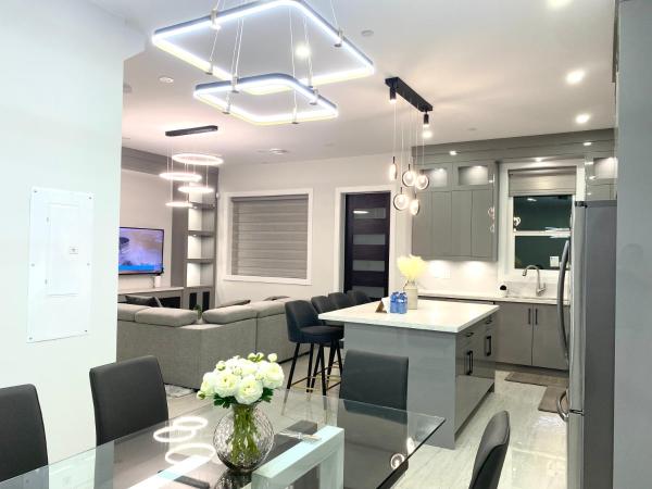 Modern and New house near PNE with Big Garden and Free Parking, Vancouver
