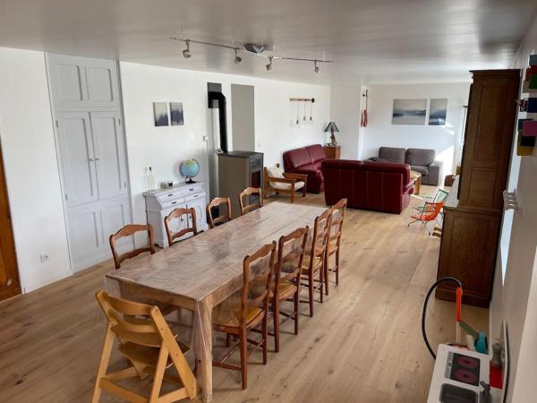 A la foto es mostra l'objecte Magnifique maison rénovée, 10pers situat a la ciutat de Rencurel.