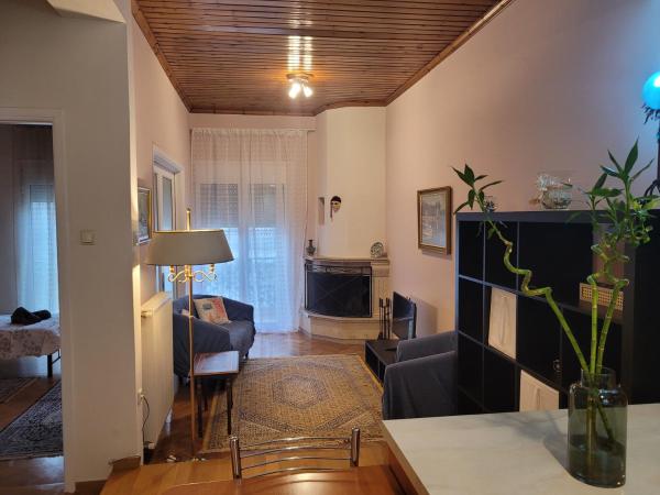 写真にはアルタ市にあるCity Center Apartmentが写っています。