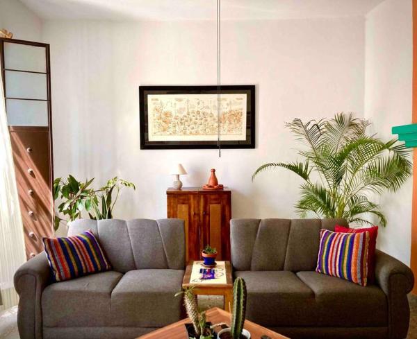 A la foto es mostra l'objecte Casa Mera Mera situat a la ciutat de Oaxaca.