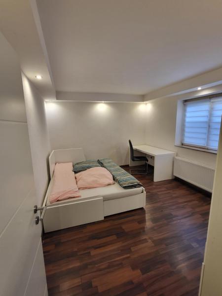 Op de foto is het object Eigenes Appartment 2 Zimmer nähe Frankfurt te zien, gelegen in de stad Rote Warte.