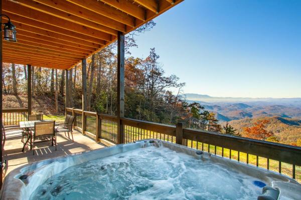 A la foto es mostra l'objecte Sunset Summit - Pool, Theater Room, Games, & VIEWS situat a la ciutat de Sevierville.
