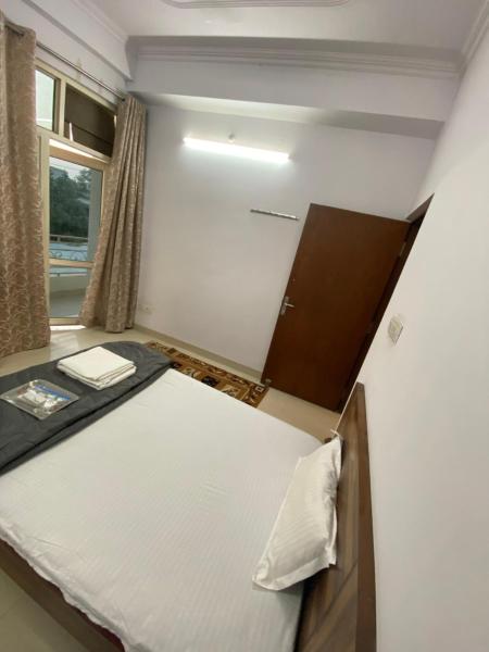 På billedet ses objektet Orchid Apartments beliggende i byen Lucknow.