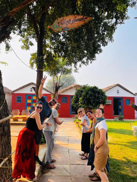 A la foto es mostra l'objecte Backpackers Village Agra situat a la ciutat de Tūndla.