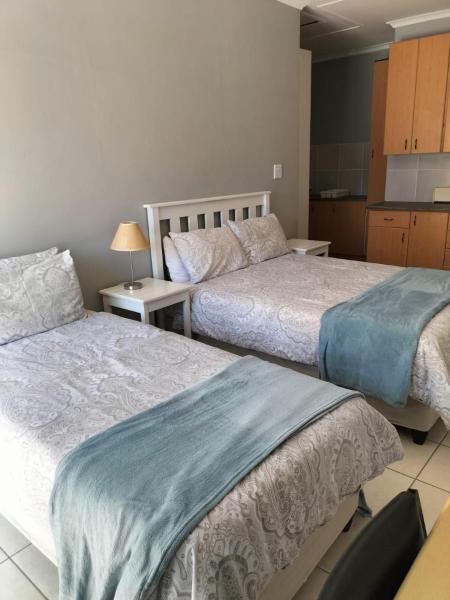 写真にはParsons Hill市にあるGqeberha Self Catering Apartmentsが写っています。