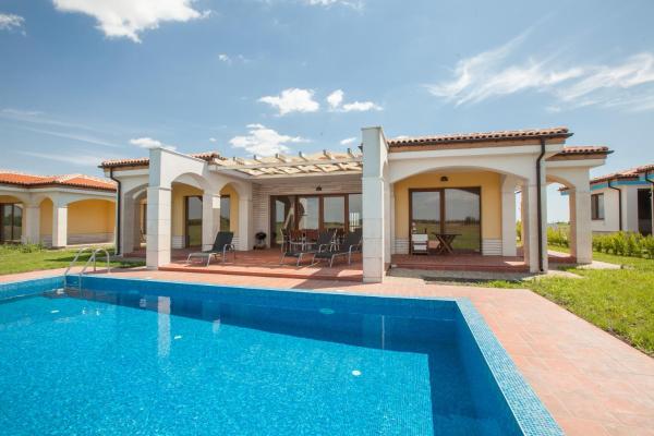 A la foto es mostra l'objecte Lighthouse Golf Resort Private Properties situat a la ciutat de Balchik.