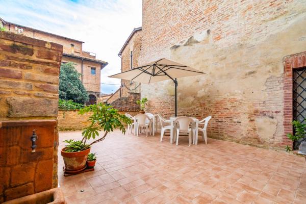 På billedet ses objektet GuestHost - La terrazza di San Marco beliggende i byen Siena.