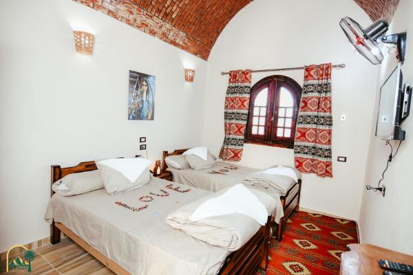 På billedet ses objektet amzran hotel siwa beliggende i byen Siwa.