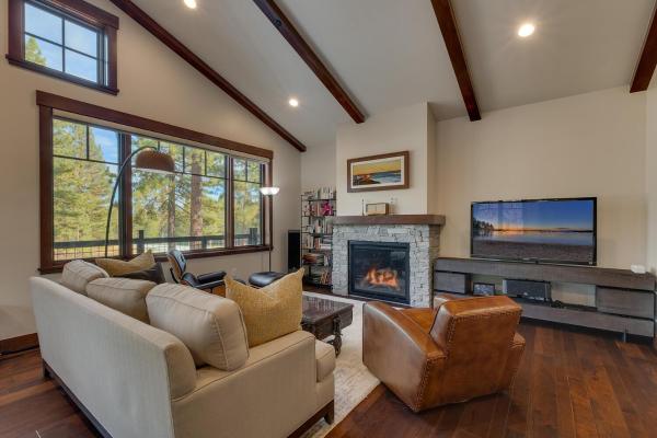 Truckee Luxe By Tahoe Getaways - 3 Br Luxury Gray's Crossing Townhome W Hot Tub On Golf Course - Close To Downtown & Northstar - Lago Tahoe