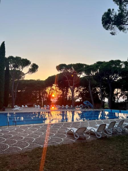 A la foto es mostra l'objecte Belvedere Pineta Camping Village Grado situat a la ciutat de Grado.